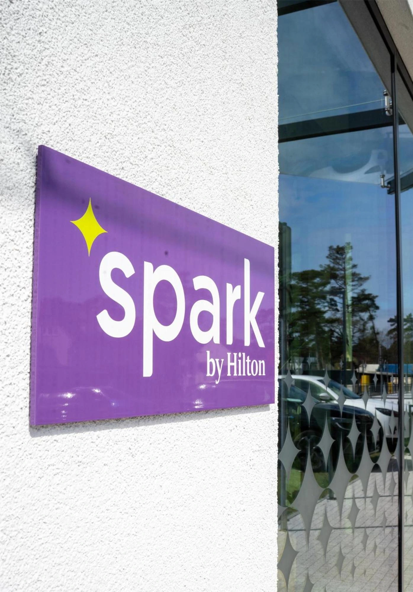 Spark by Hilton Pobierowo – oznakowanie hotelu